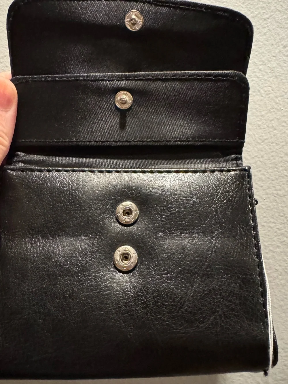 Moda Bella Black Faux Leather Tri-Fold Wallet - Picture 9 of 10
